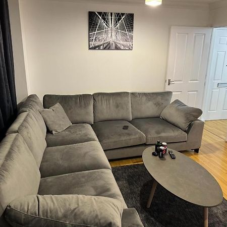 Luxury Apartments Ντάγκεναμ Εξωτερικό φωτογραφία