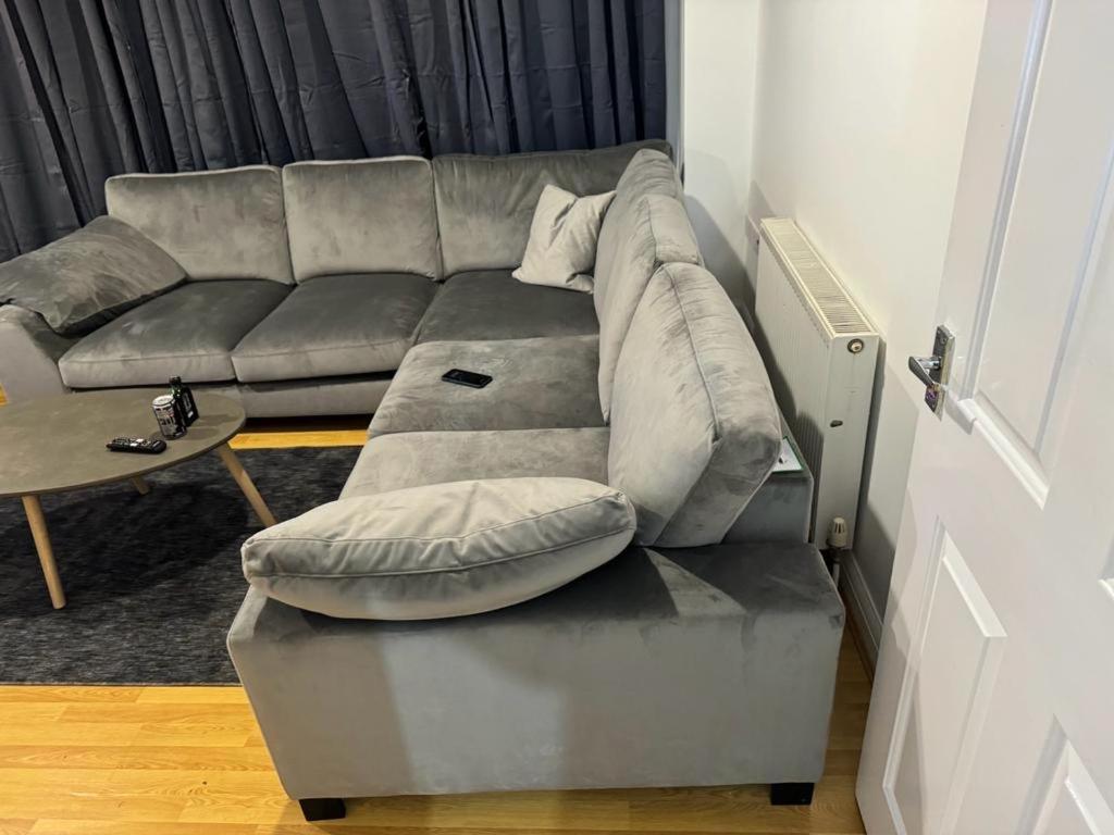 Luxury Apartments Ντάγκεναμ Εξωτερικό φωτογραφία